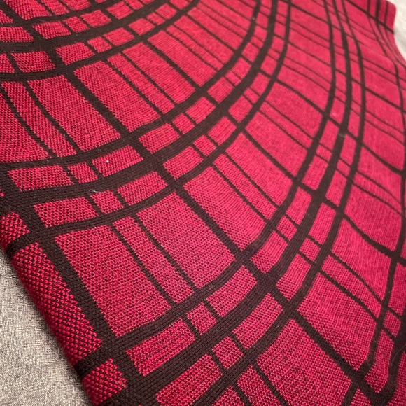 Burgundy stretchy skirt S/M - Picture 2 of 4